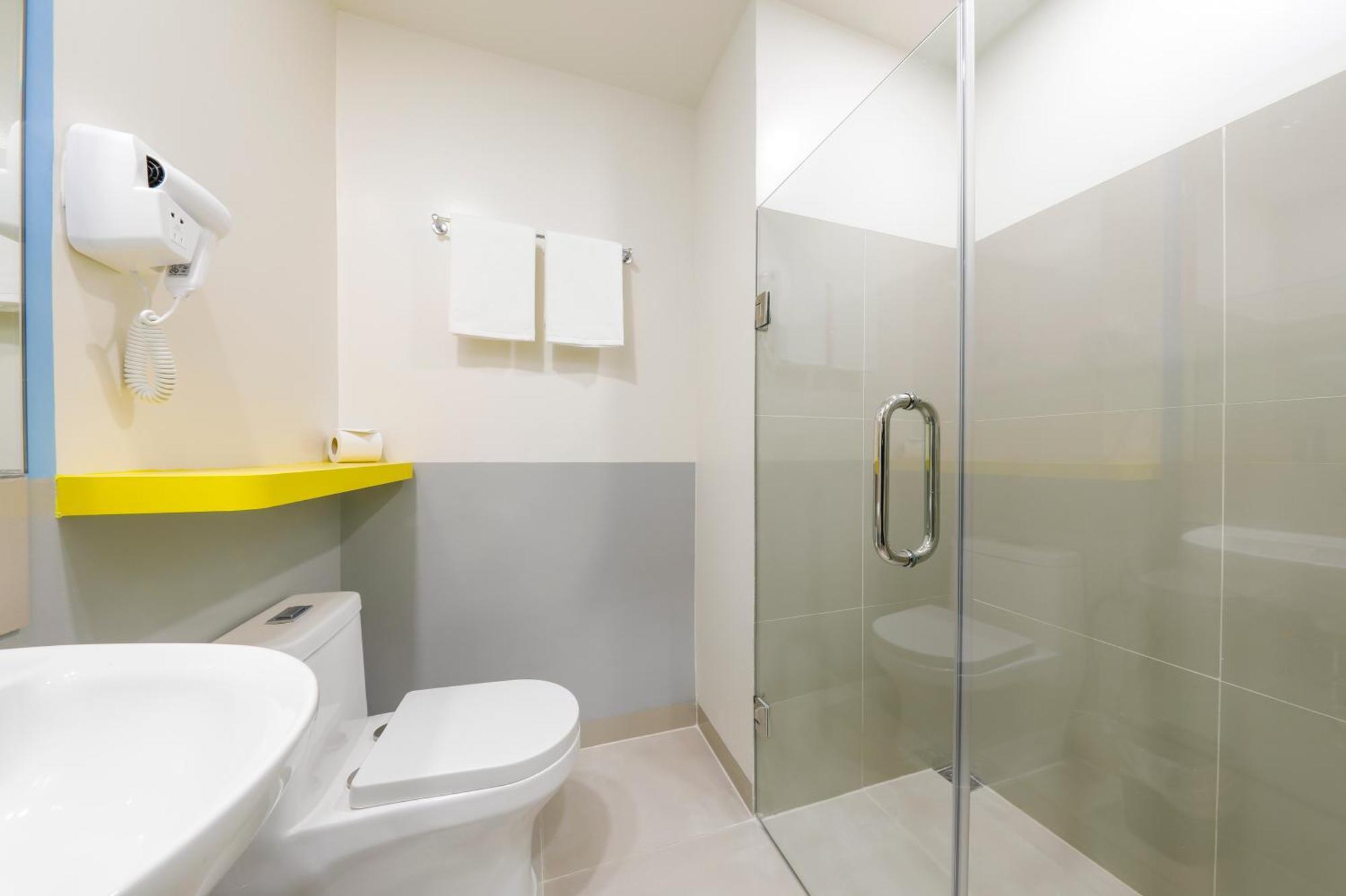 Hop Inn Hotel Davao Екстер'єр фото